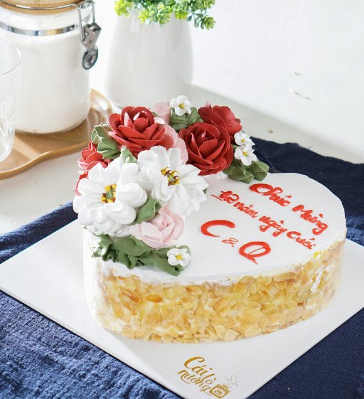 The Ultimate Guide to Selecting the Perfect Flowers for Cake Decoration